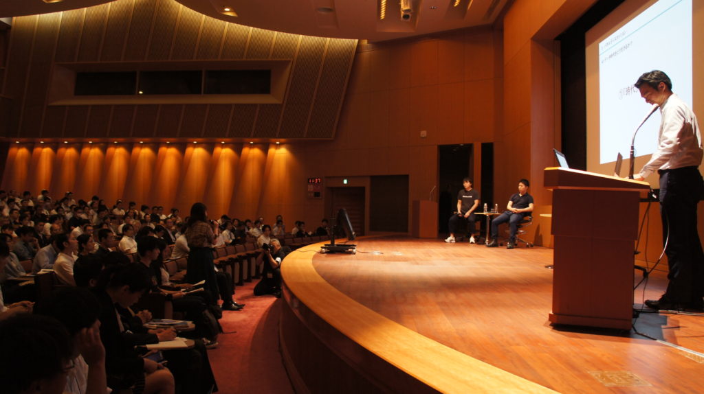 Date Science Fesにて学生からの質問を受ける講演者